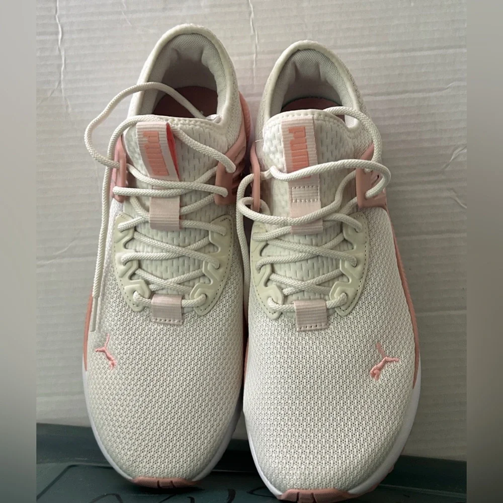 Puma Women's Cream and Pink Sneakers Size 11 EUC - Picture 4 of 6